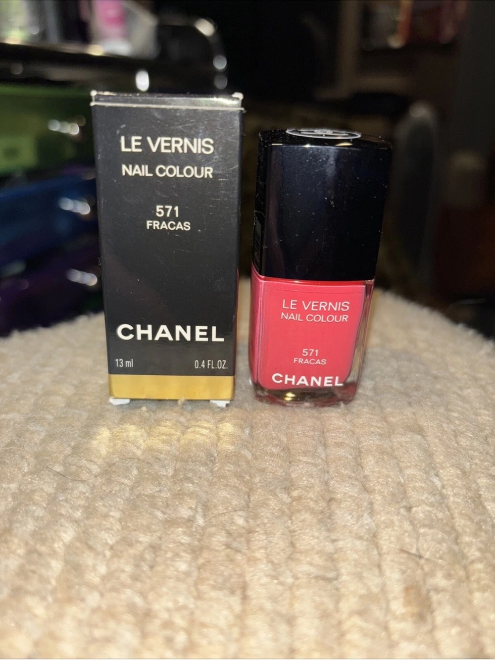 CHANEL Le Vernis 571 Fracas Pink-Red Nail Polish. 13ml. New!